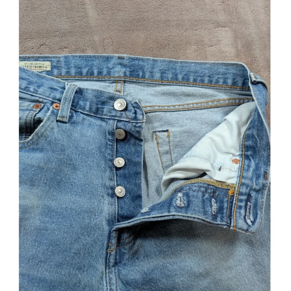 Levis 501 93 Straight Leg Jeans Mens 30x32 Light Wash Blue Denim 501-0093